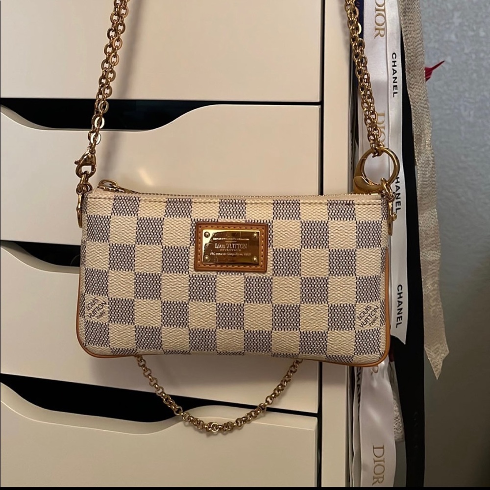 SOLD🎄Louis Vuitton Milla MM pochette🎄 - Picture 2 of 10